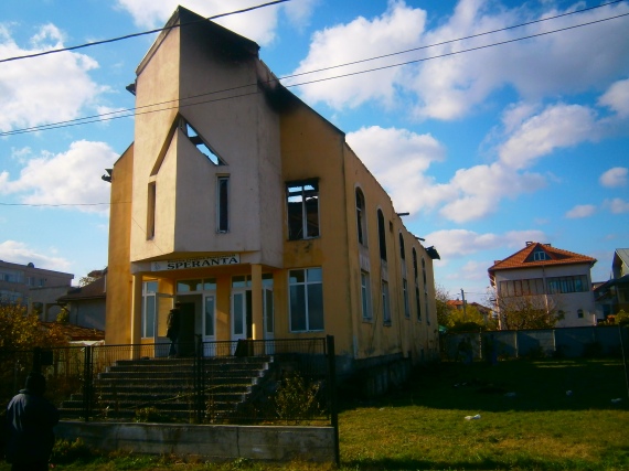 UPDATE -poze Biserica din Mangalia, după incendiu - Comentarii: 7 UPDATE -poze Biserica din Mangalia, după incendiu - Comentarii: 7