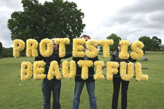 Ar trebui creştinii să protesteze?