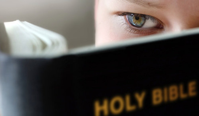 Top 3 motive pentru care americanii citesc Biblia - Comentarii: 0 Top 3 motive pentru care americanii citesc Biblia - Comentarii: 0