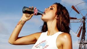 Ce se întâmplă în organism după ce bei un pahar de Coca-Cola - Comentarii: 0 Ce se întâmplă în organism după ce bei un pahar de Coca-Cola - Comentarii: 0