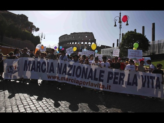Mulţi tineri la primul Marş pentru Viaţă din Roma - Comentarii: 0 Mulţi tineri la primul Marş pentru Viaţă din Roma - Comentarii: 0