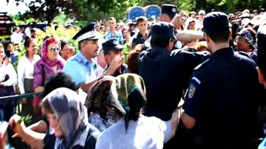 Românii căutători de Dumnezeu sau de senzaţional?! Românii căutători de Dumnezeu sau de senzaţional?!